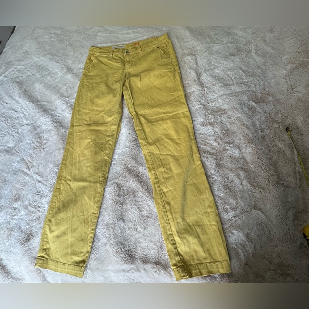 Pilcro (Anthropologie) relaxed fit yellow chinos. Size 28